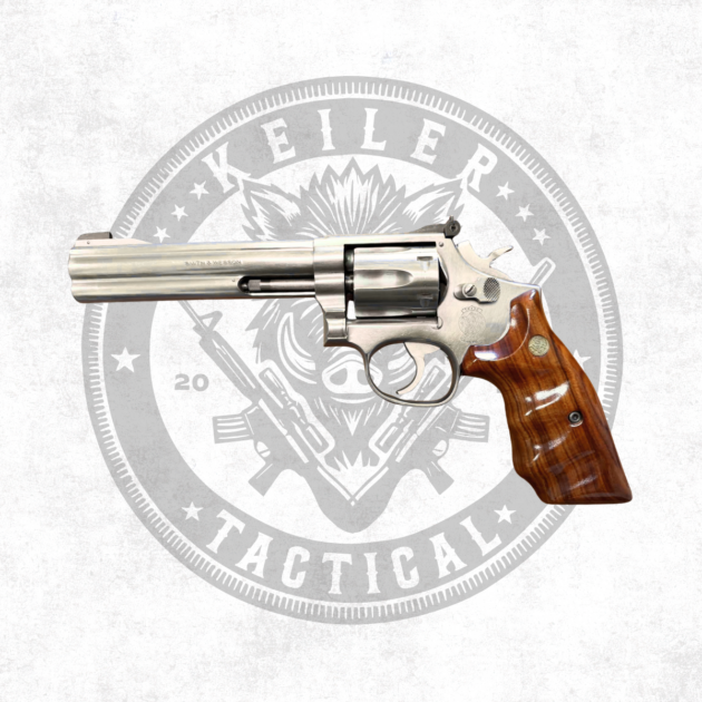 Smith & Wesson Model 617 .22 LR használt revolver fa markolattal
